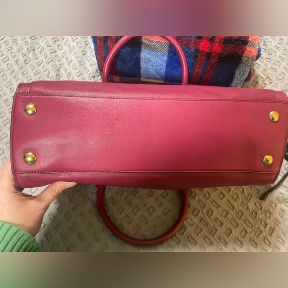 Coach Legacy Signature Carryall in Tan and Burgundy - Picture 8 of 8